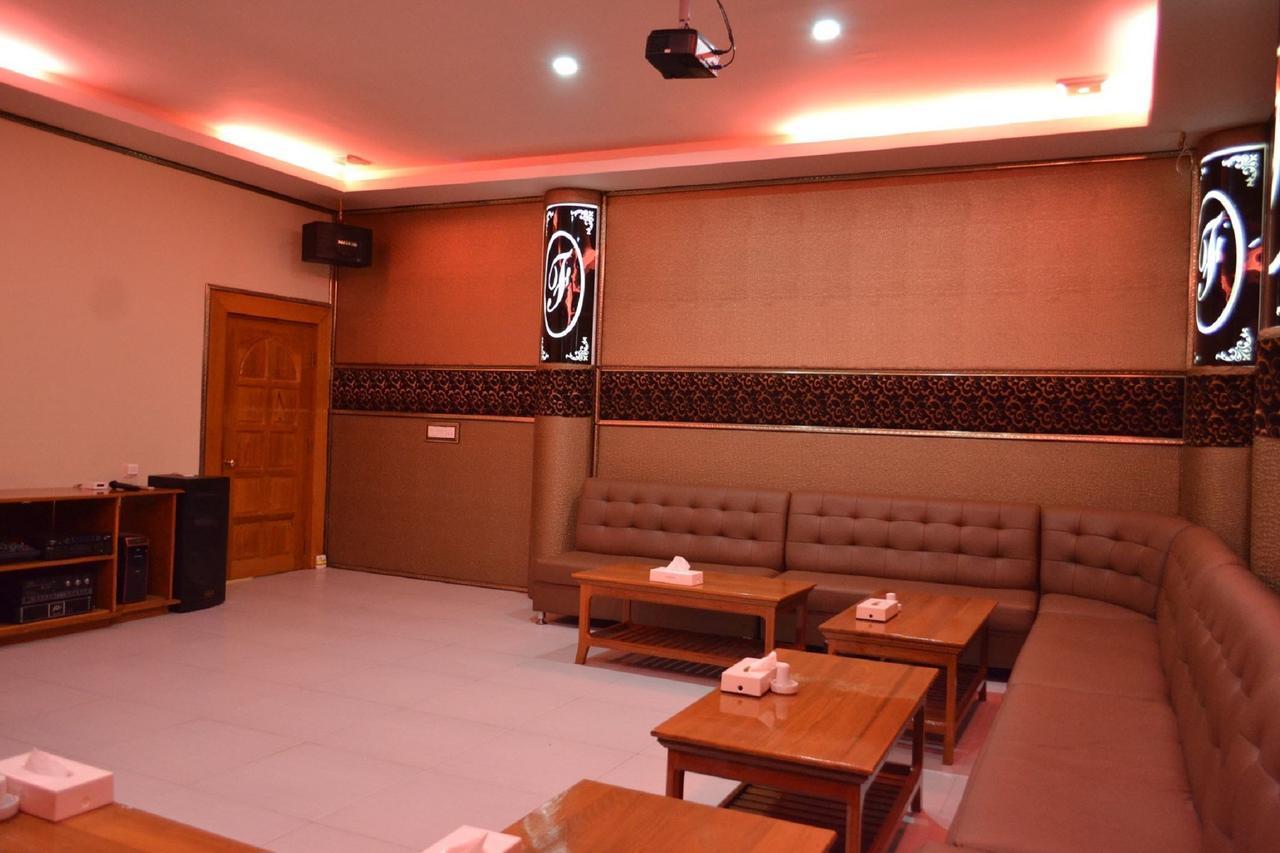 Famous Hotel 勃固 外观 照片