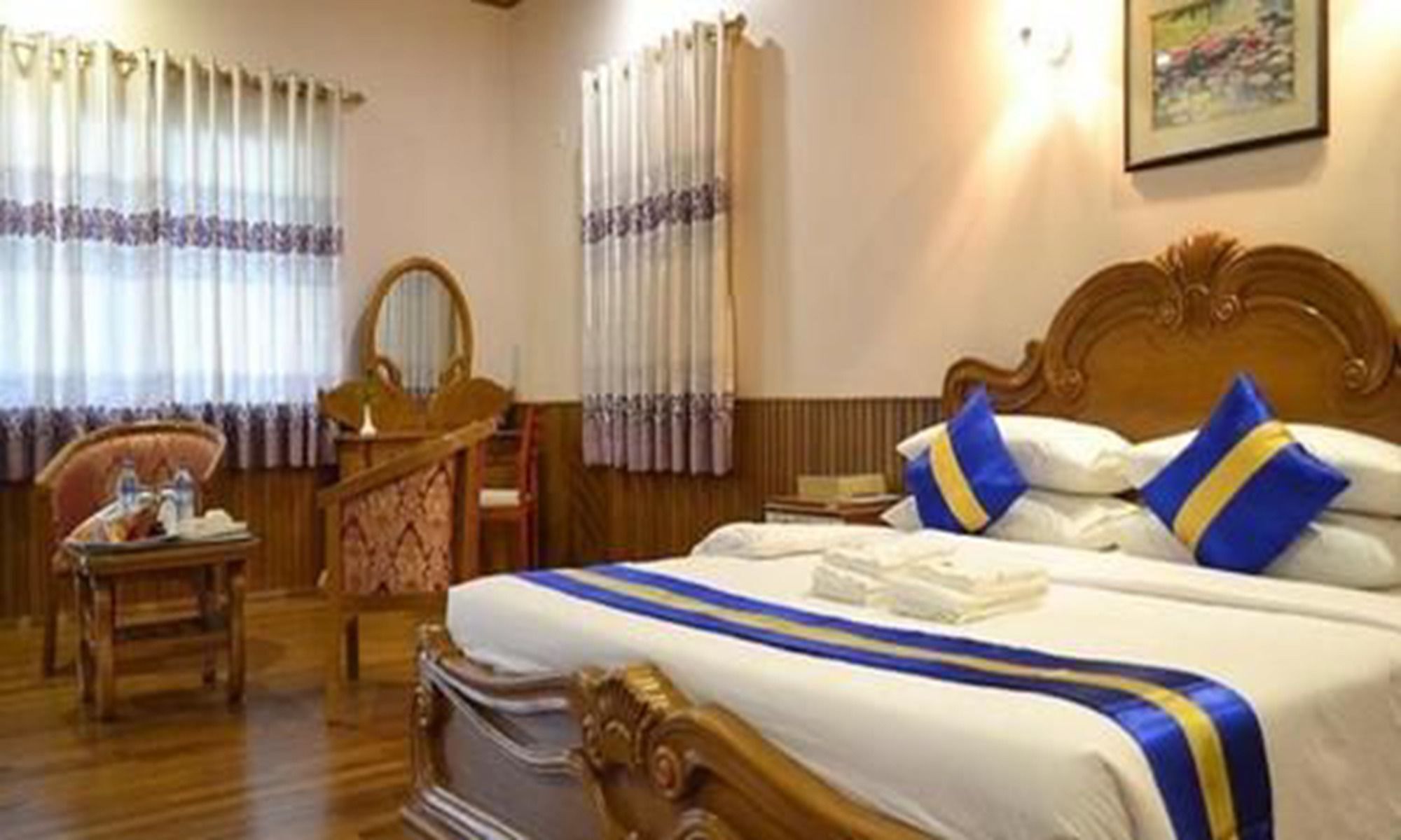 Famous Hotel 勃固 外观 照片
