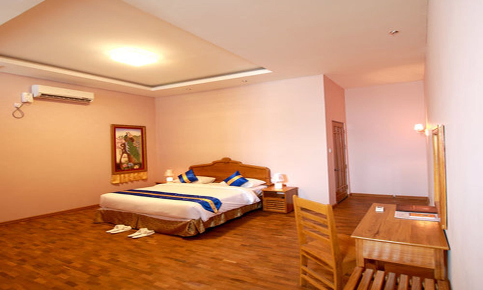 Famous Hotel 勃固 外观 照片