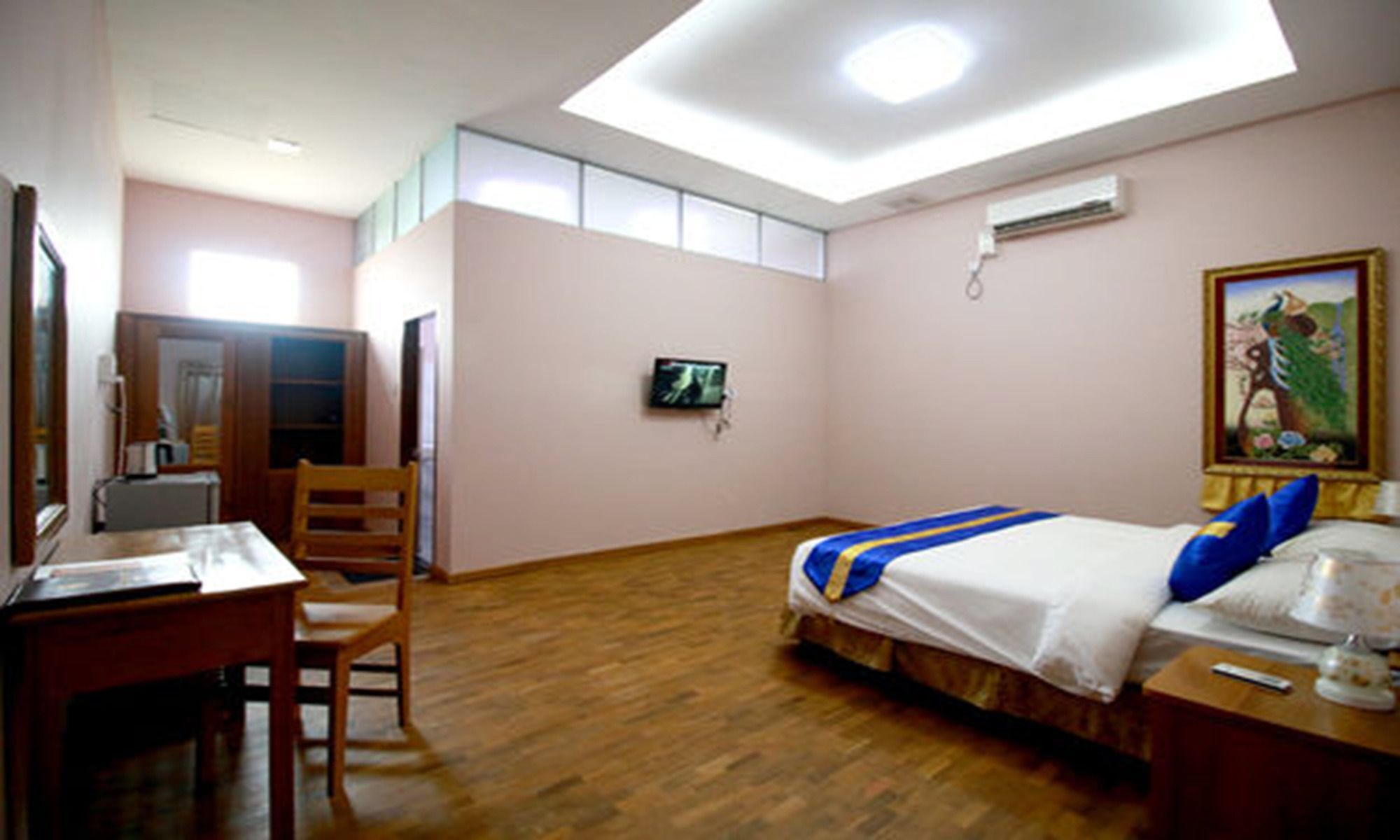 Famous Hotel 勃固 外观 照片